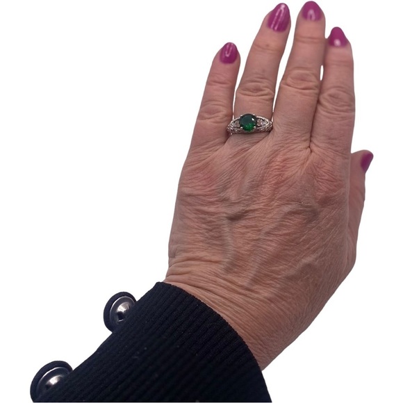 Sterling Silver Plated Ring with Green Stone - Size 7 - Fun Costume Jewelry - Picture 6 of 13
